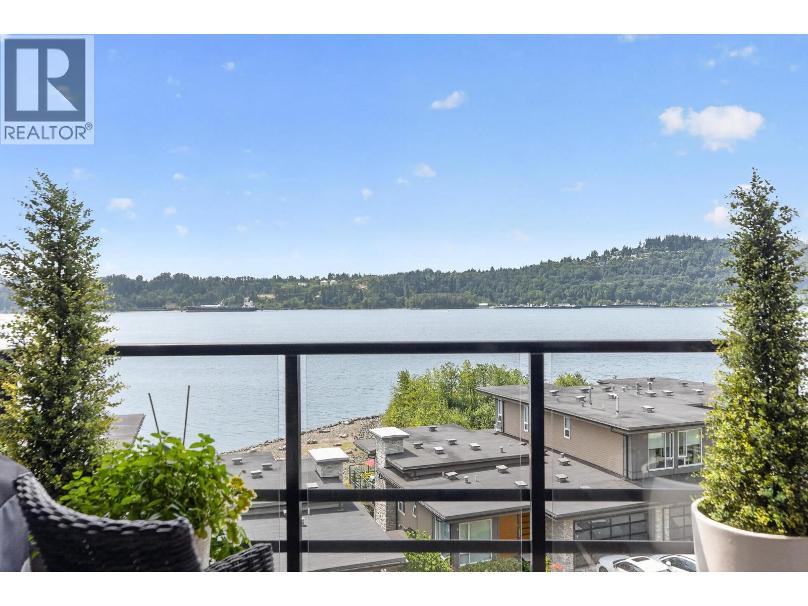 402 3911 CATES LANDING WAY, North Vancouver, British Columbia