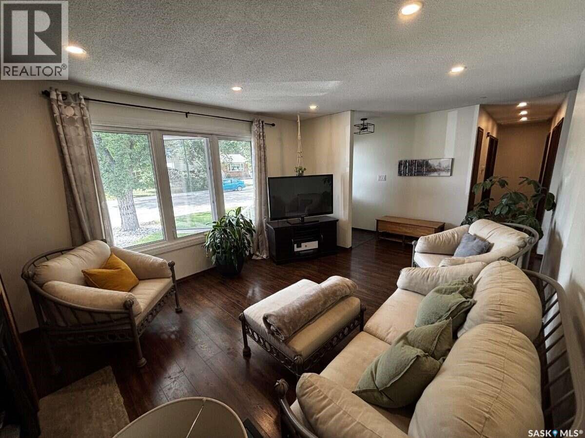 195 Wells Street, Regina, Saskatchewan  S4R 5Z6 - Photo 5 - SK045080