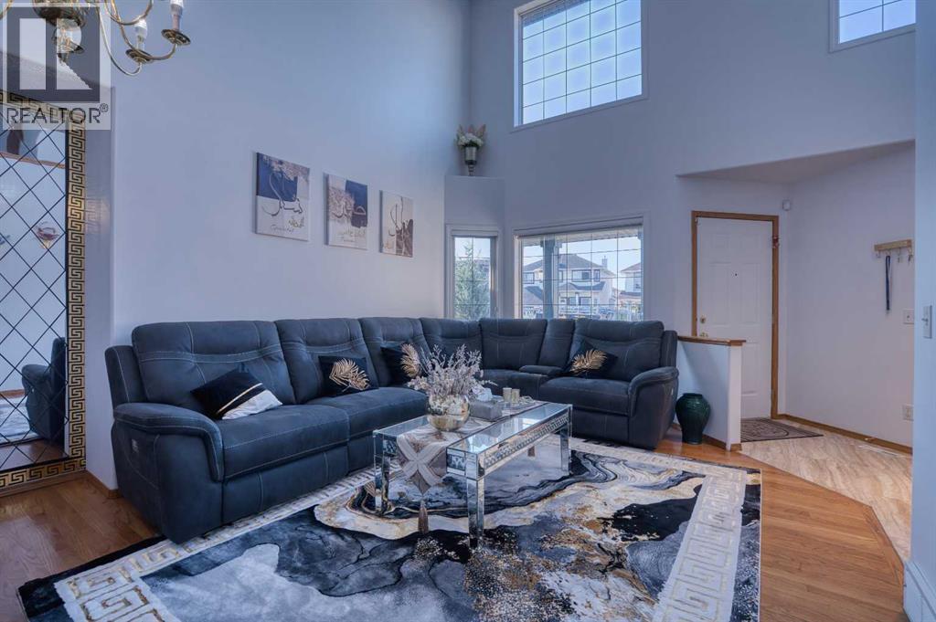 28 Coral Springs Close Ne, Calgary, Alberta  T3J 3S4 - Photo 4 - A2334951
