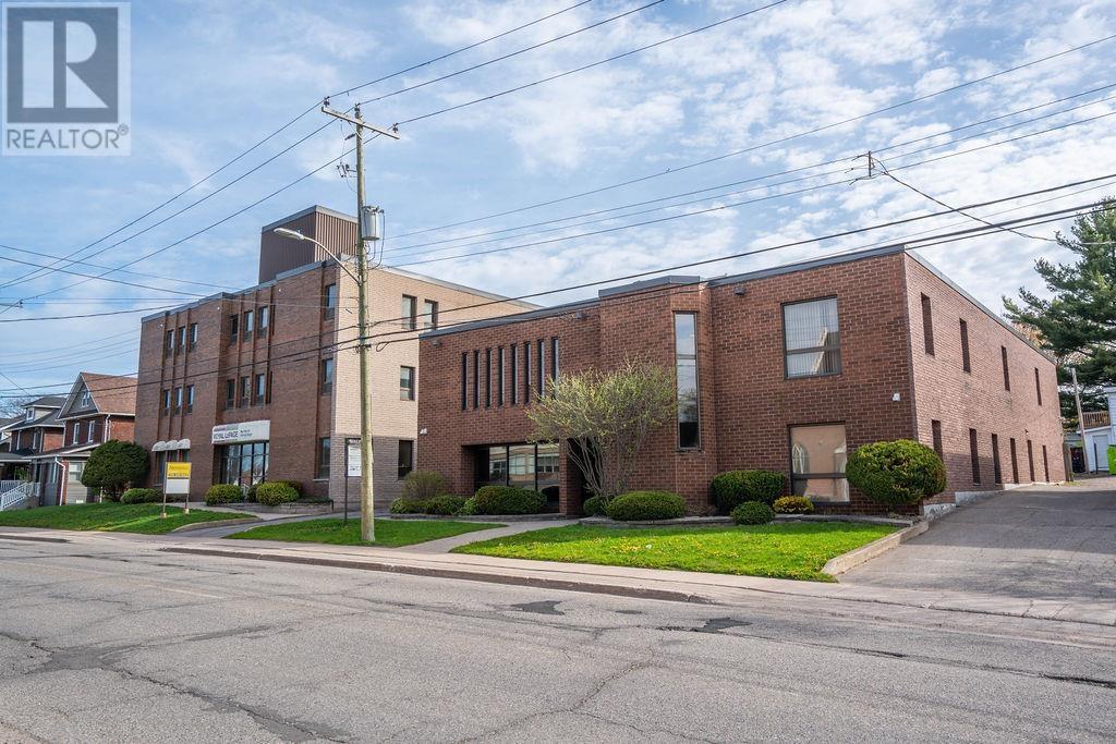 464 & 452 Albert St E, Sault Ste. Marie, Ontario  P6A 2J8 - Photo 2 - SM261134