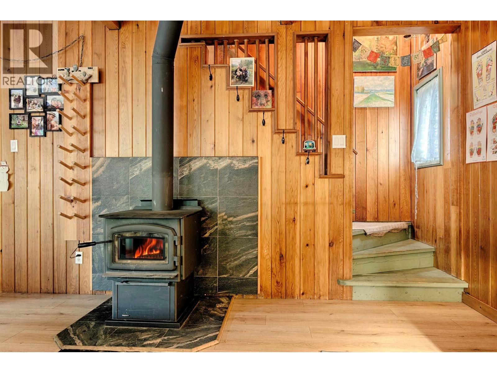 1013 Slocan Street, Slocan, British Columbia  V1L 2C0 - Photo 12 - 10392565