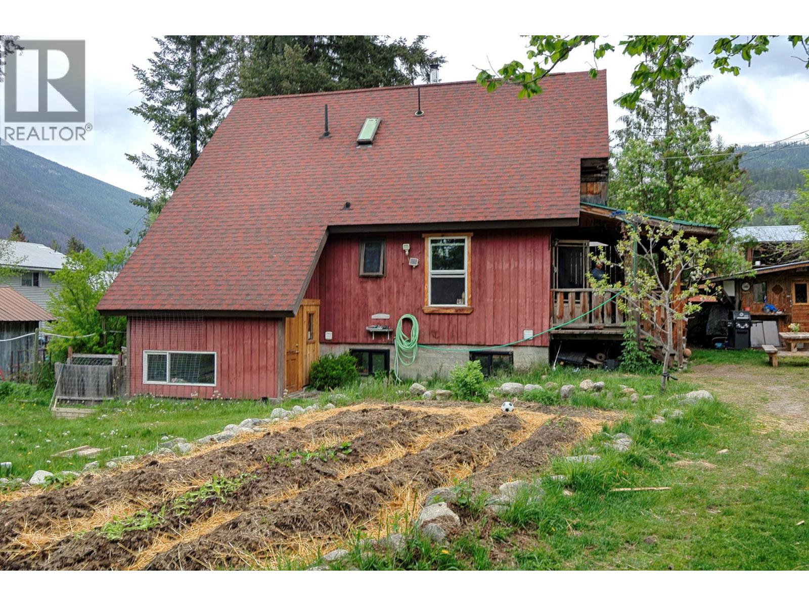 1013 Slocan Street, Slocan, British Columbia  V1L 2C0 - Photo 25 - 10392565