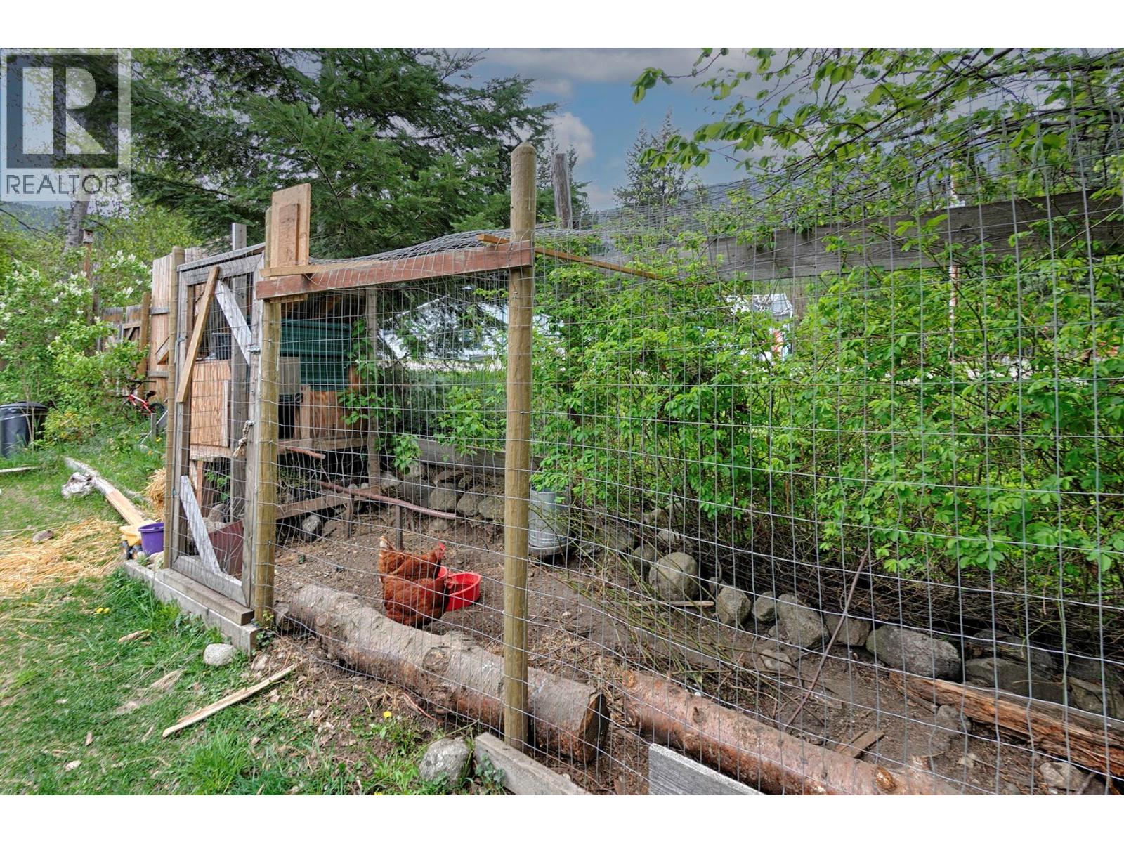 1013 Slocan Street, Slocan, British Columbia  V1L 2C0 - Photo 29 - 10392565