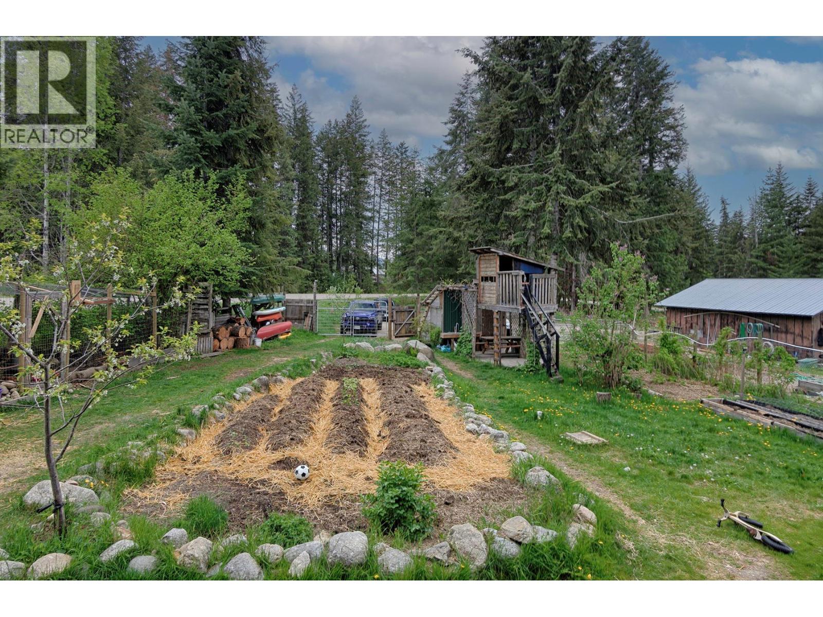 1013 Slocan Street, Slocan, British Columbia  V1L 2C0 - Photo 26 - 10392565