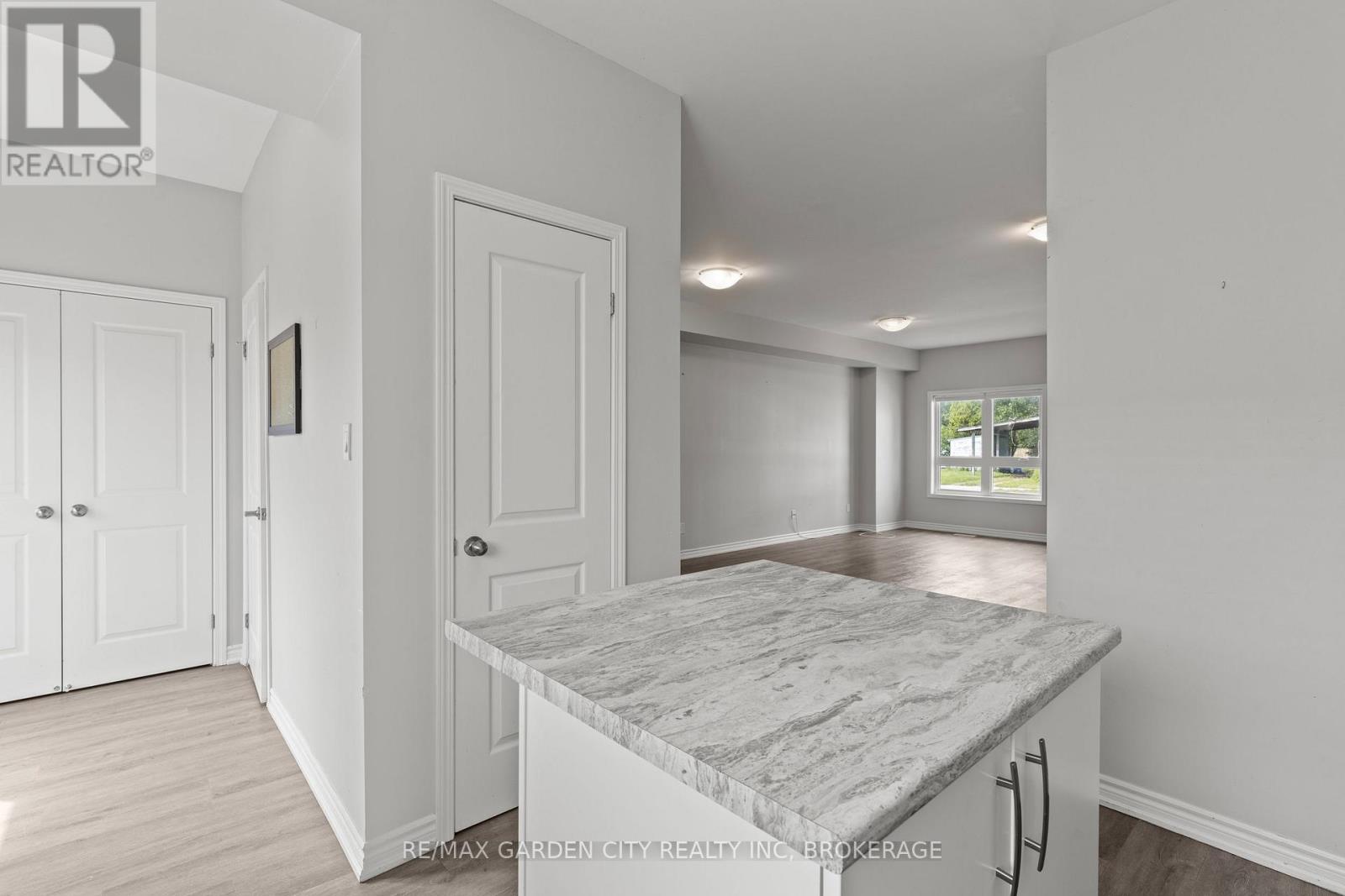 8 - 182 Broadway Lane, Welland, Ontario  L3C 5L5 - Photo 10 - X13655846