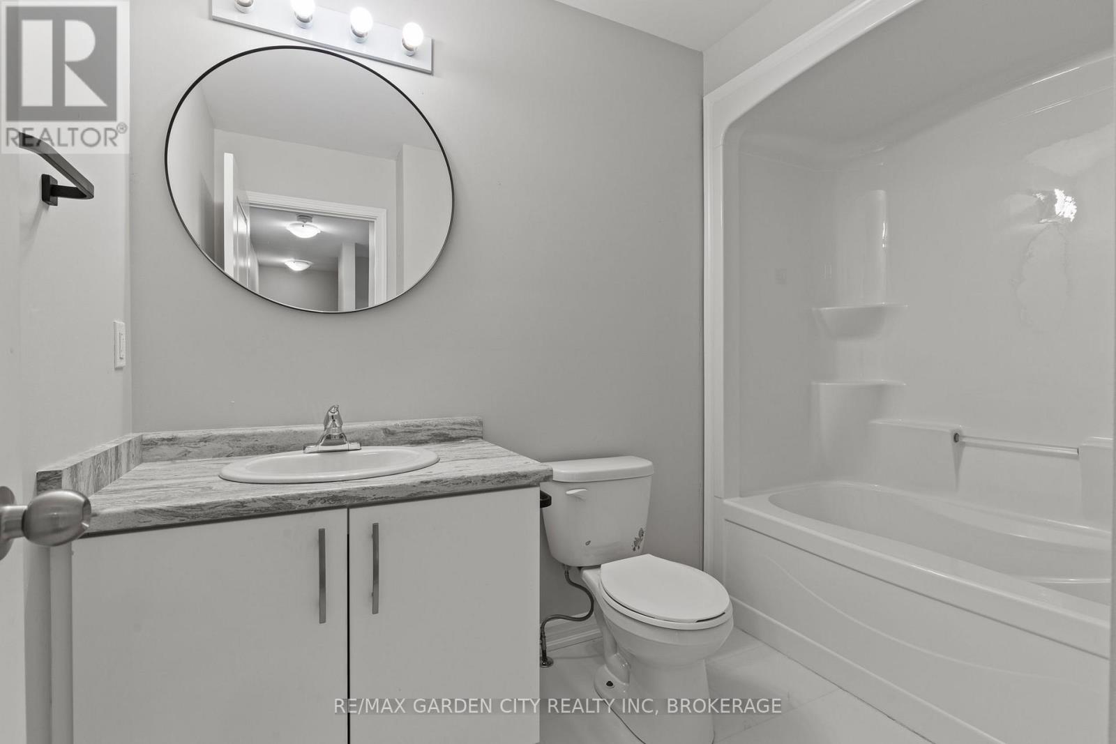 8 - 182 Broadway Lane, Welland, Ontario  L3C 5L5 - Photo 21 - X13655846