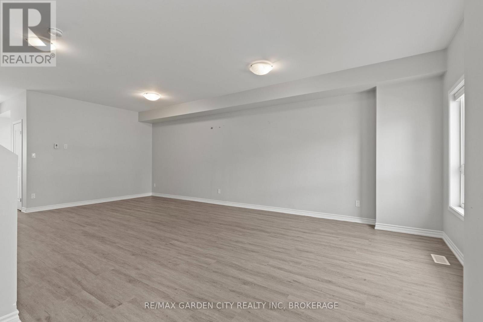 8 - 182 Broadway Lane, Welland, Ontario  L3C 5L5 - Photo 6 - X13655846
