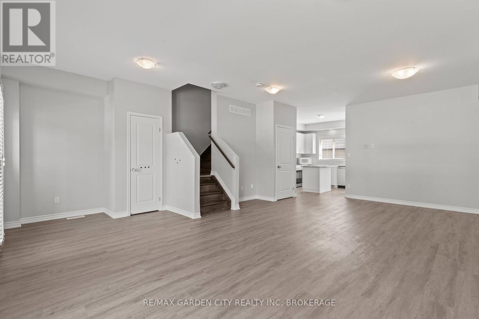 8 - 182 Broadway Lane, Welland, Ontario  L3C 5L5 - Photo 7 - X13655846