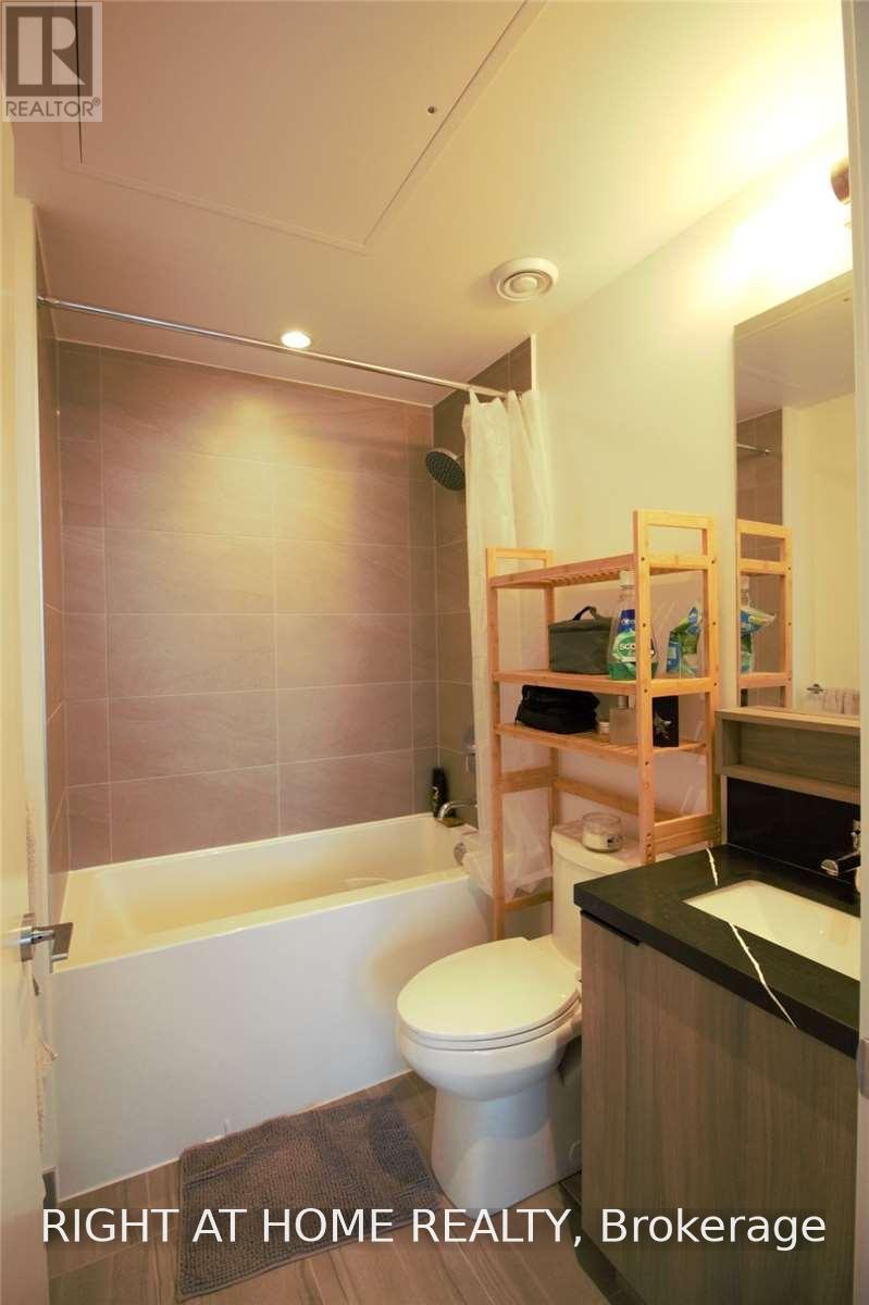 1215 - 950 Portage Parkway, Vaughan, Ontario  L4K 3Y8 - Photo 12 - N13655856
