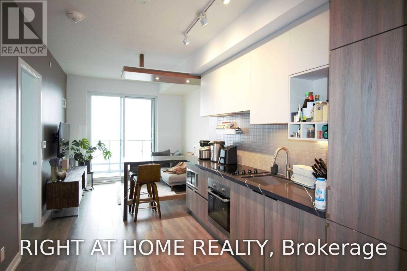 1215 - 950 Portage Parkway, Vaughan, Ontario  L4K 3Y8 - Photo 4 - N13655856