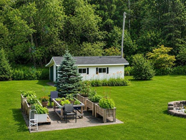 94 Ch. de Ste-Béatrix Sainte-Béatrix Quebec Canada J0K1Y0 4