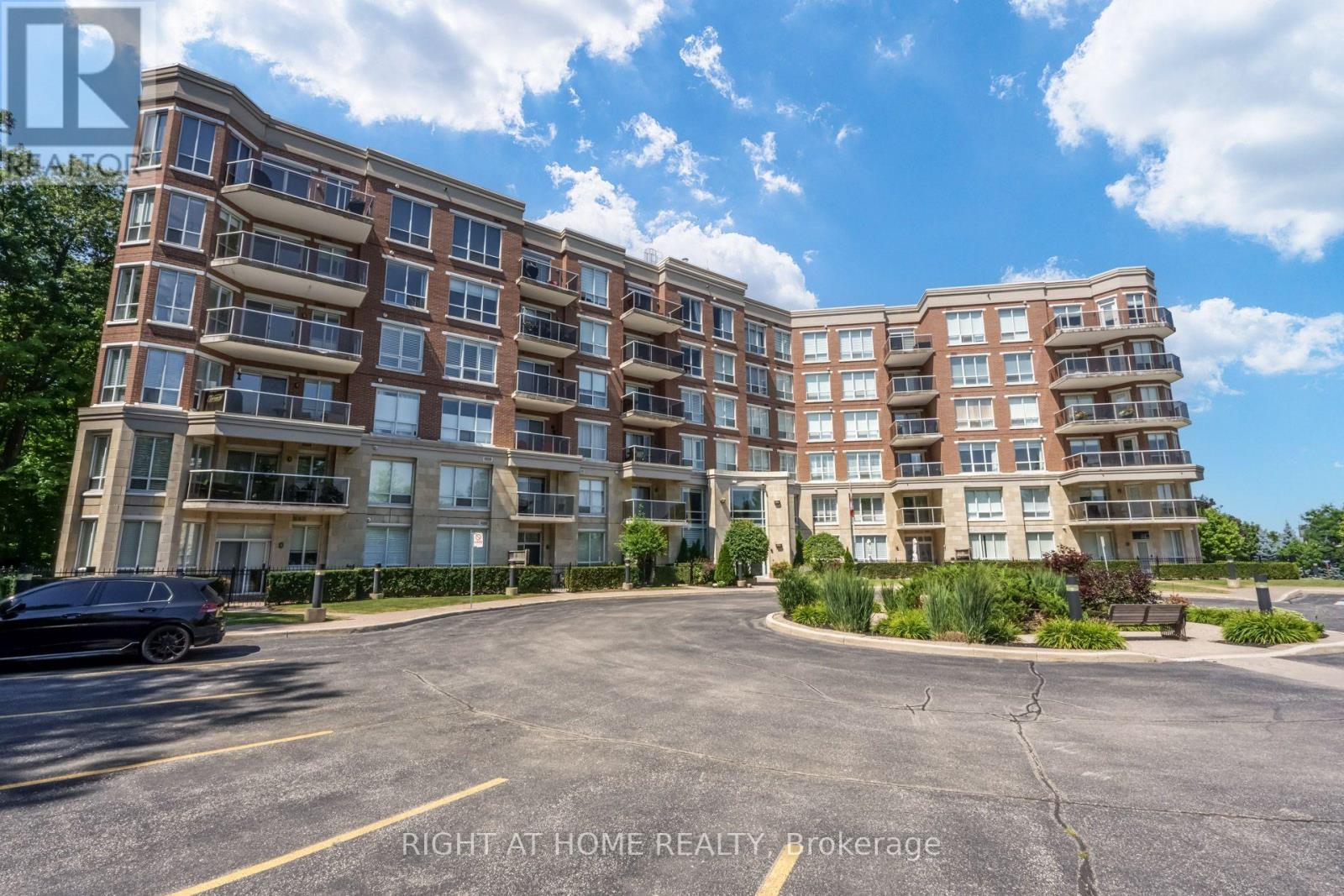 410 - 483 Faith Drive, Mississauga, Ontario L5R 0A1 - Photo 2 - W13428698