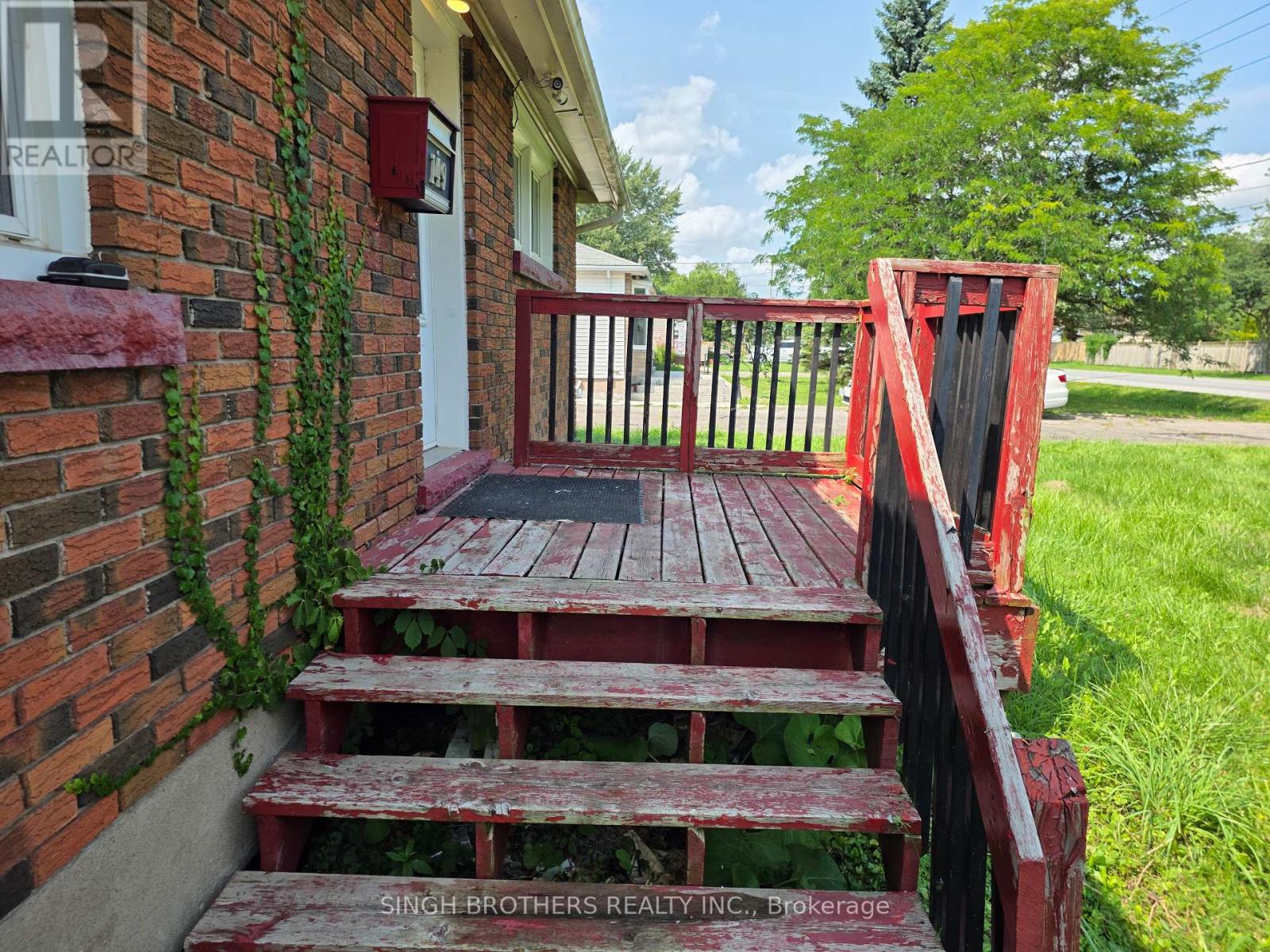 149 Rice Road, Welland, Ontario L3C 2V7 - Photo 3 - X13645924
