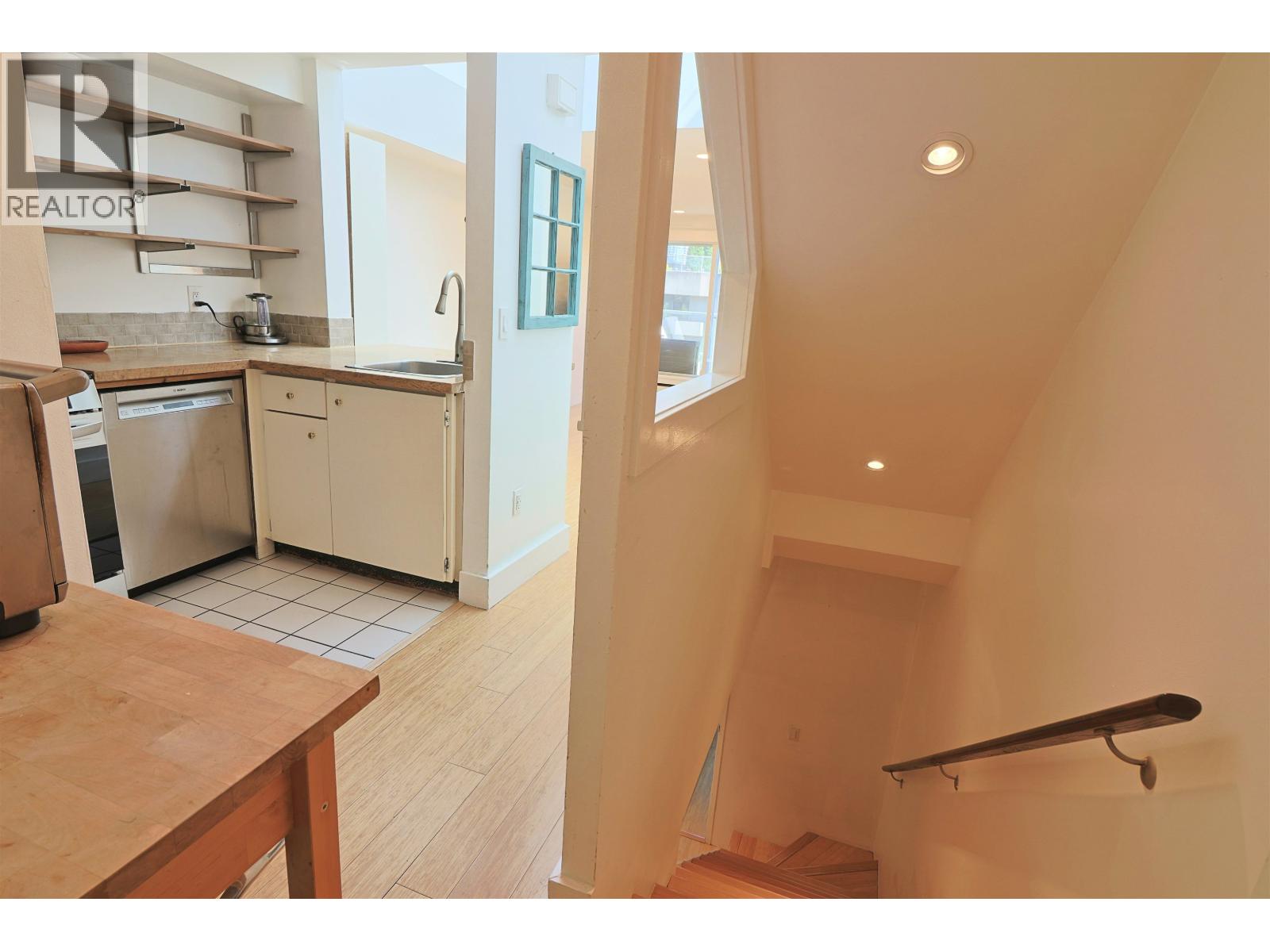 21 1345 W 4th Avenue, Vancouver, British Columbia  V6H 3Y8 - Photo 8 - R3131785