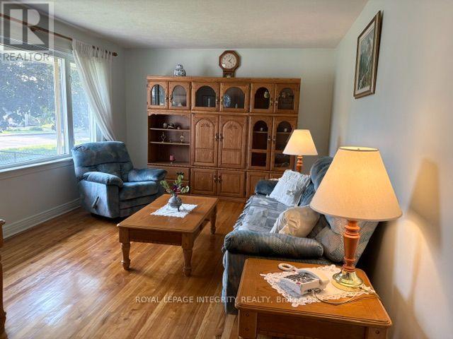 393 Spartan Avenue W, Ottawa, Ontario  K1K 1J6 - Photo 5 - X13655870