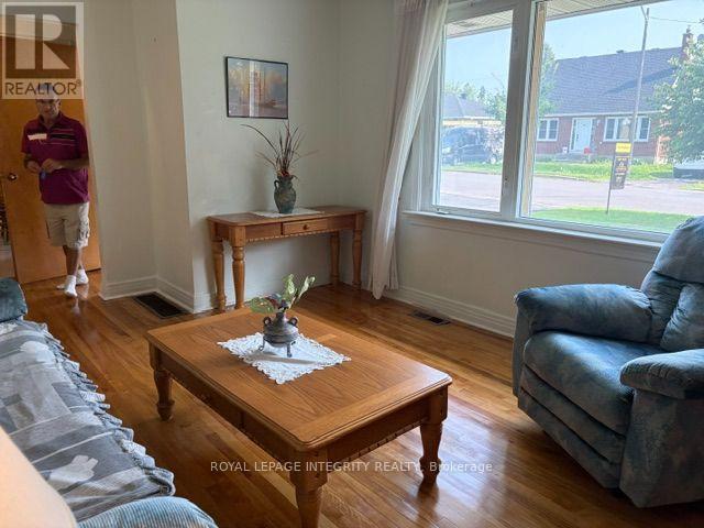 393 Spartan Avenue W, Ottawa, Ontario  K1K 1J6 - Photo 6 - X13655870