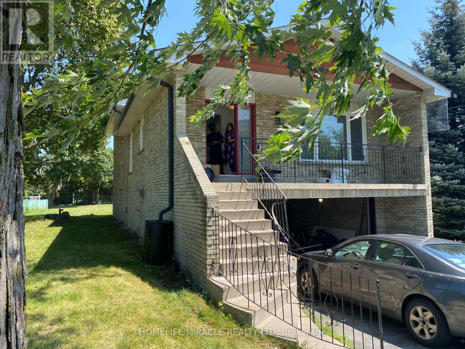 289 LIVINGSTON ROAD, Toronto, Ontario