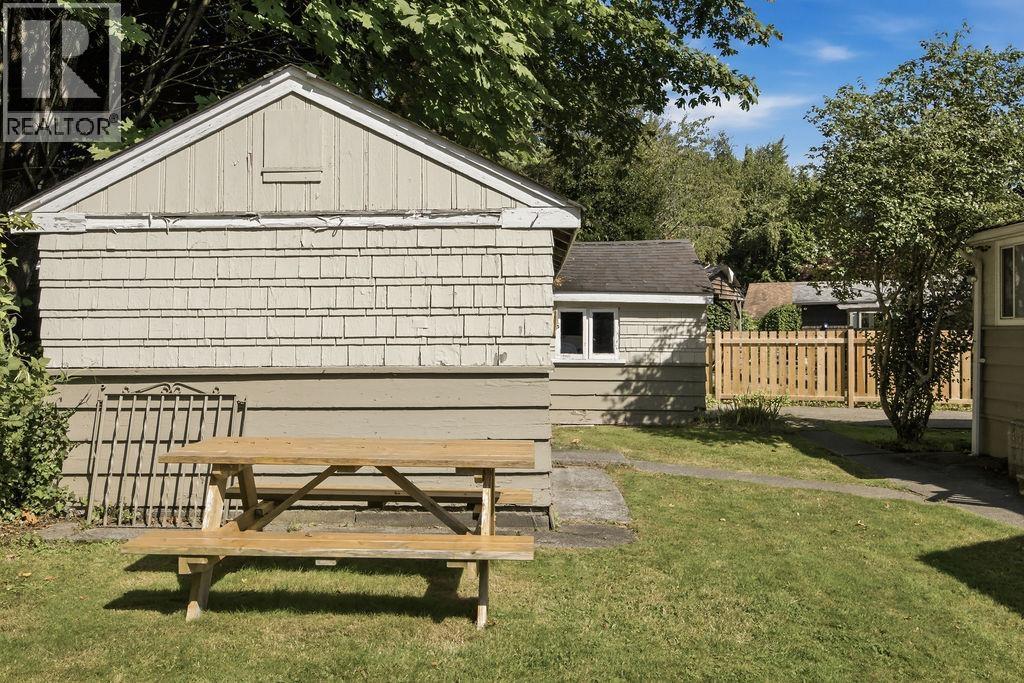 271 Cochrane Road, Gibsons, British Columbia  V0N 1V8 - Photo 38 - R3154029