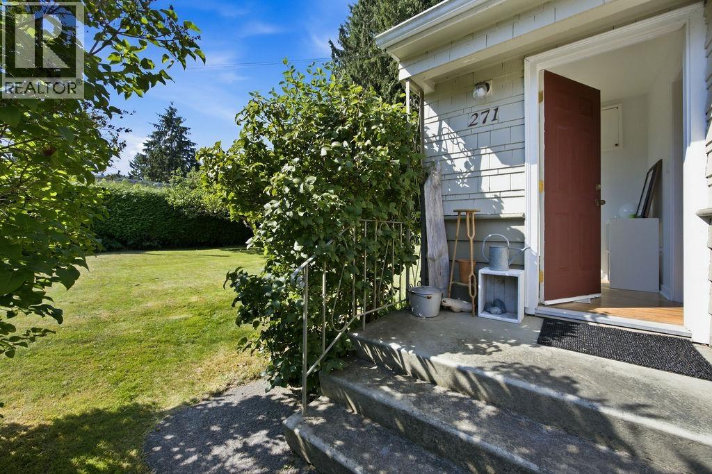 271 Cochrane Road, Gibsons, British Columbia  V0N 1V8 - Photo 4 - R3154029