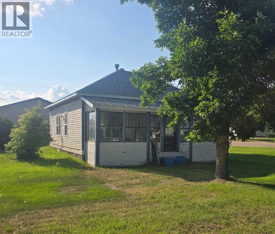 5033 49A Street, sedgewick, Alberta