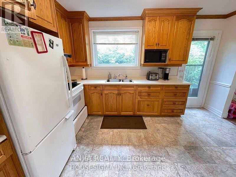 46 Seaton Drive W, Aurora, Ontario  L4G 2K3 - Photo 4 - N13655866