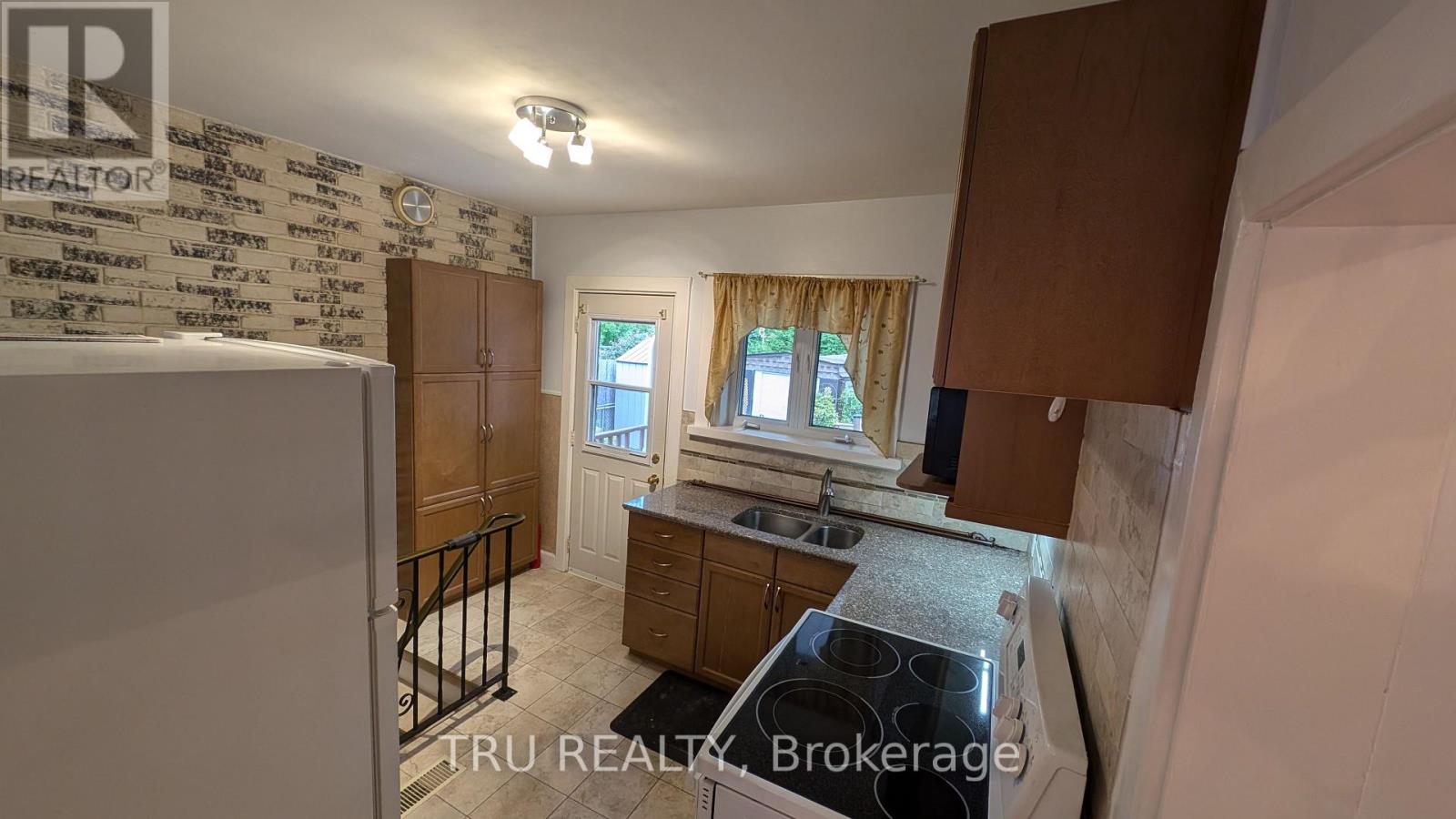 105 Mailes Avenue, Ottawa, Ontario  K1Z 6V5 - Photo 7 - X13655886