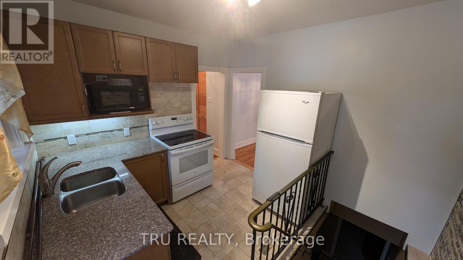 105 Mailes Avenue, Ottawa, Ontario  K1Z 6V5 - Photo 8 - X13655886