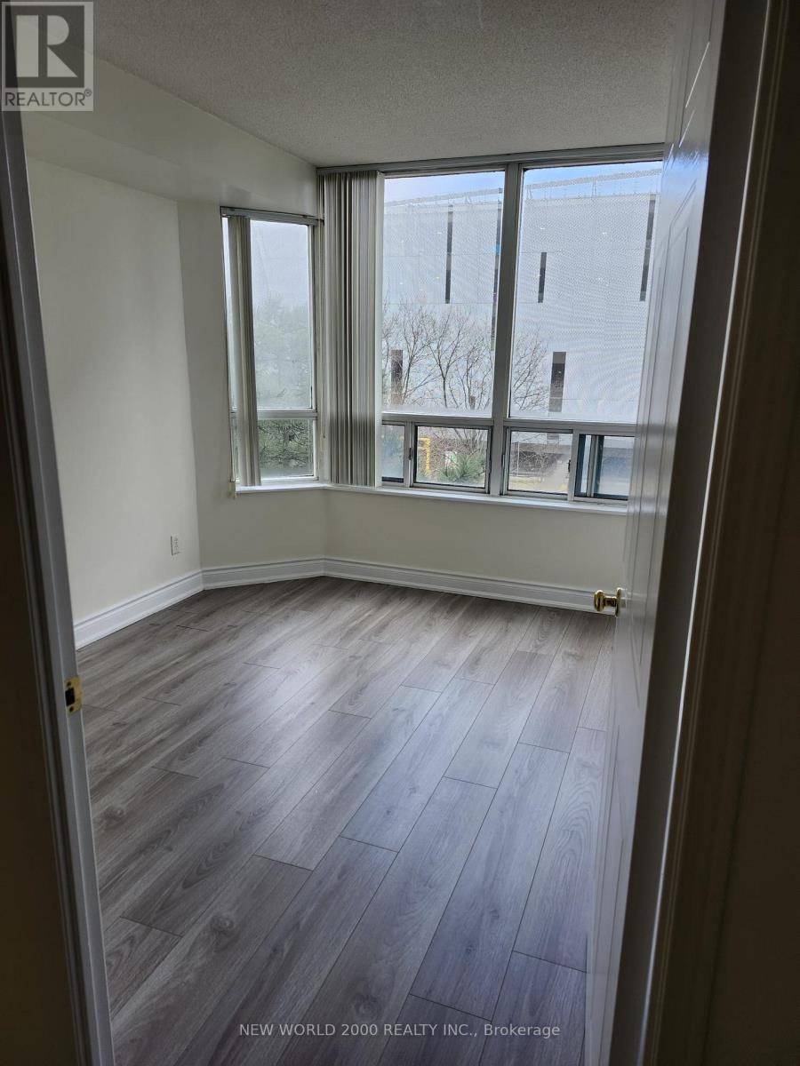 402 - 135 Hillcrest Avenue, Mississauga, Ontario  L5B 4B1 - Photo 6 - W13655878