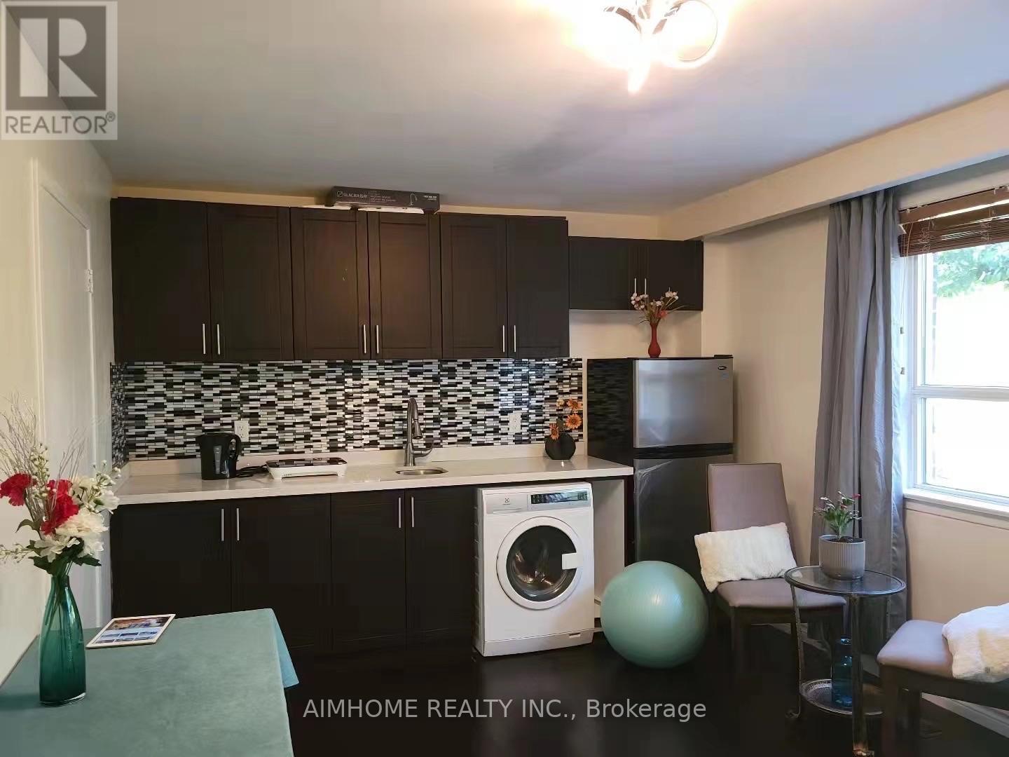 #1 - 68 Claver Avenue S, Toronto, Ontario  M6B 2W2 - Photo 2 - W13655880