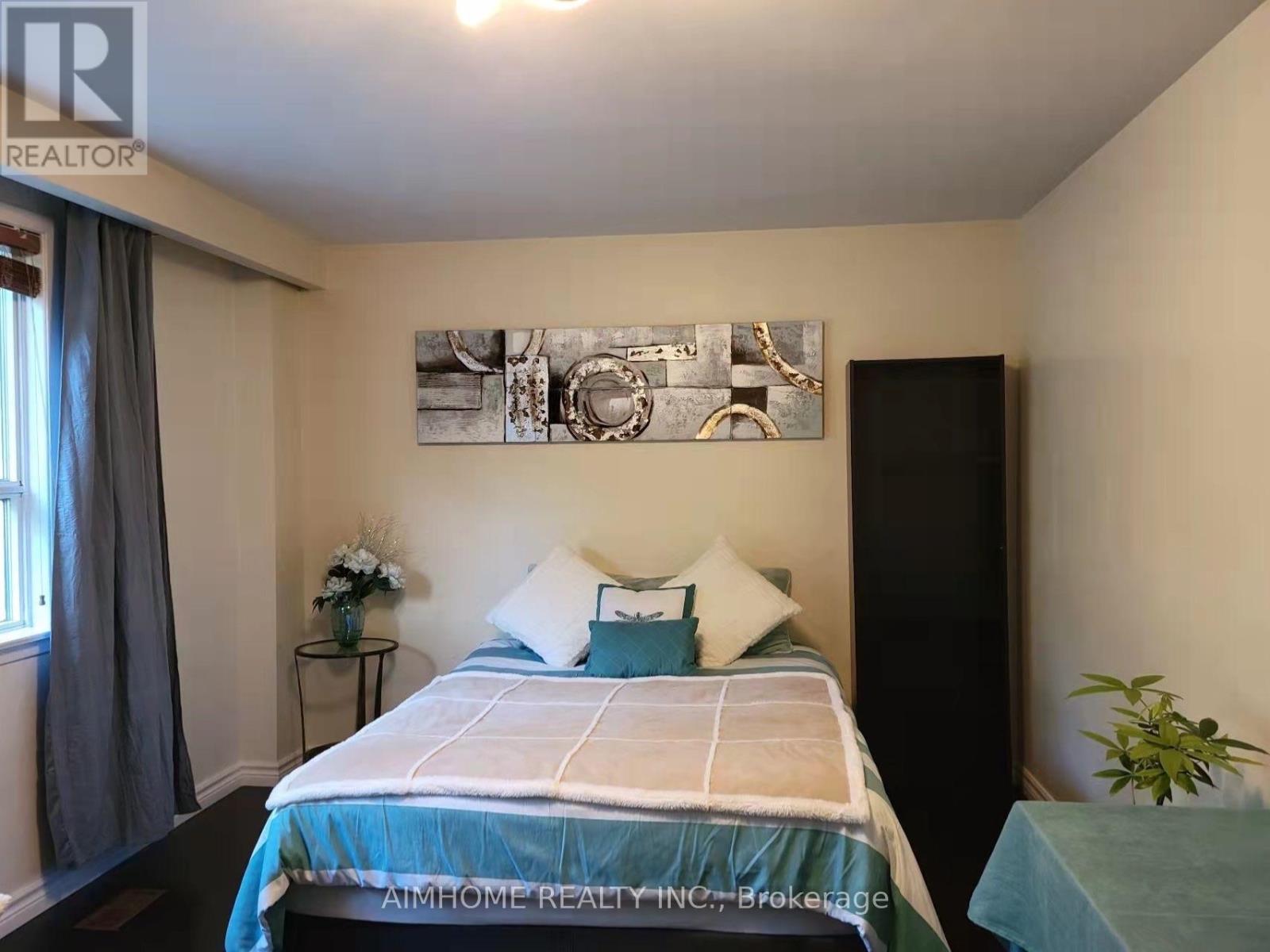 #1 - 68 Claver Avenue S, Toronto, Ontario  M6B 2W2 - Photo 8 - W13655880