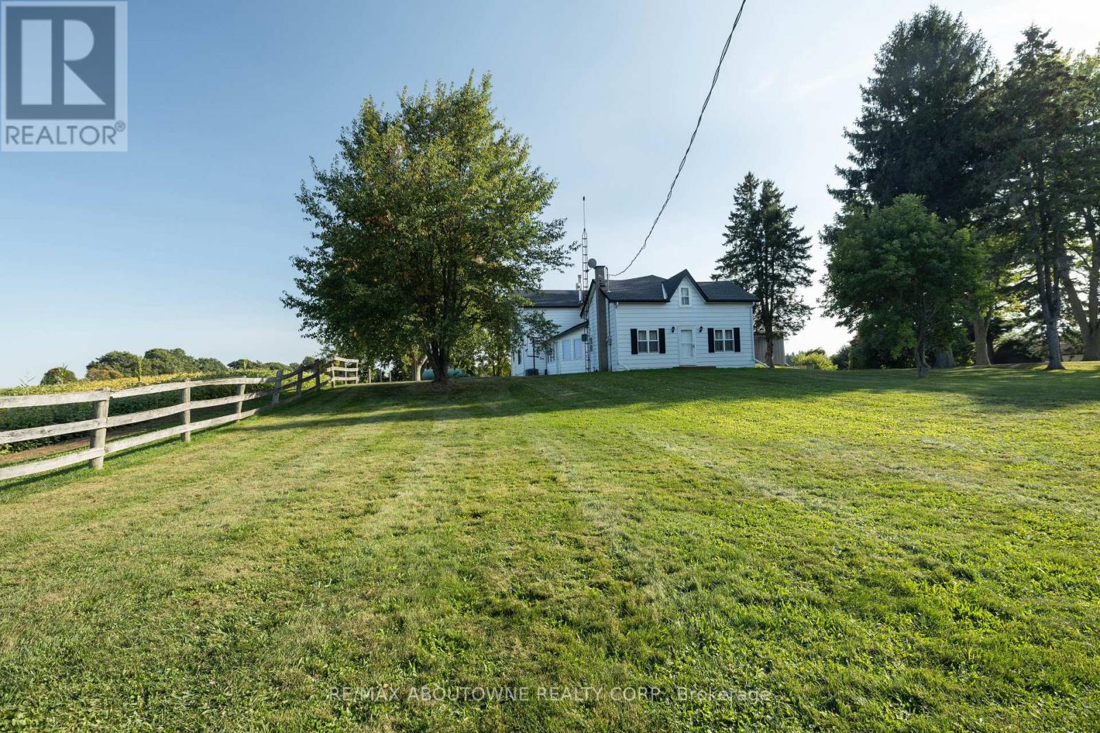 3276 Governors Road, Hamilton, Ontario  L0R 1T0 - Photo 2 - X13655876