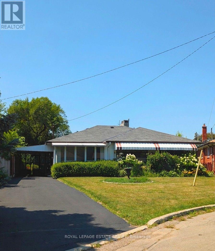 8 Wallbridge Court, Toronto, Ontario  M2R 1W1 - Photo 2 - C13152900