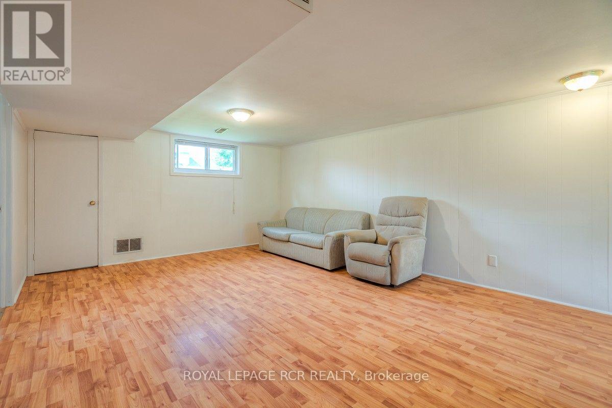11 Jacksons Point Avenue, Georgina, Ontario L0E 1L0 - Photo 15 - N13652224