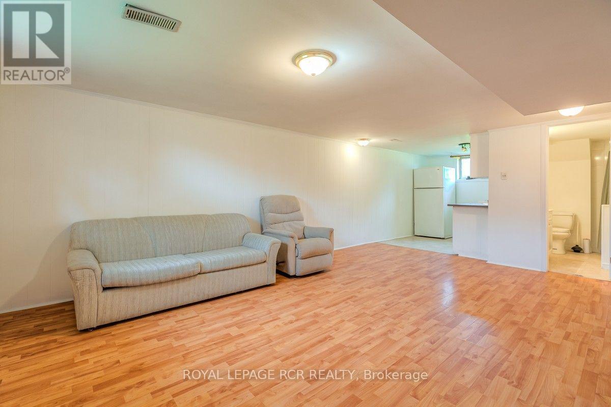 11 Jacksons Point Avenue, Georgina, Ontario L0E 1L0 - Photo 16 - N13652224