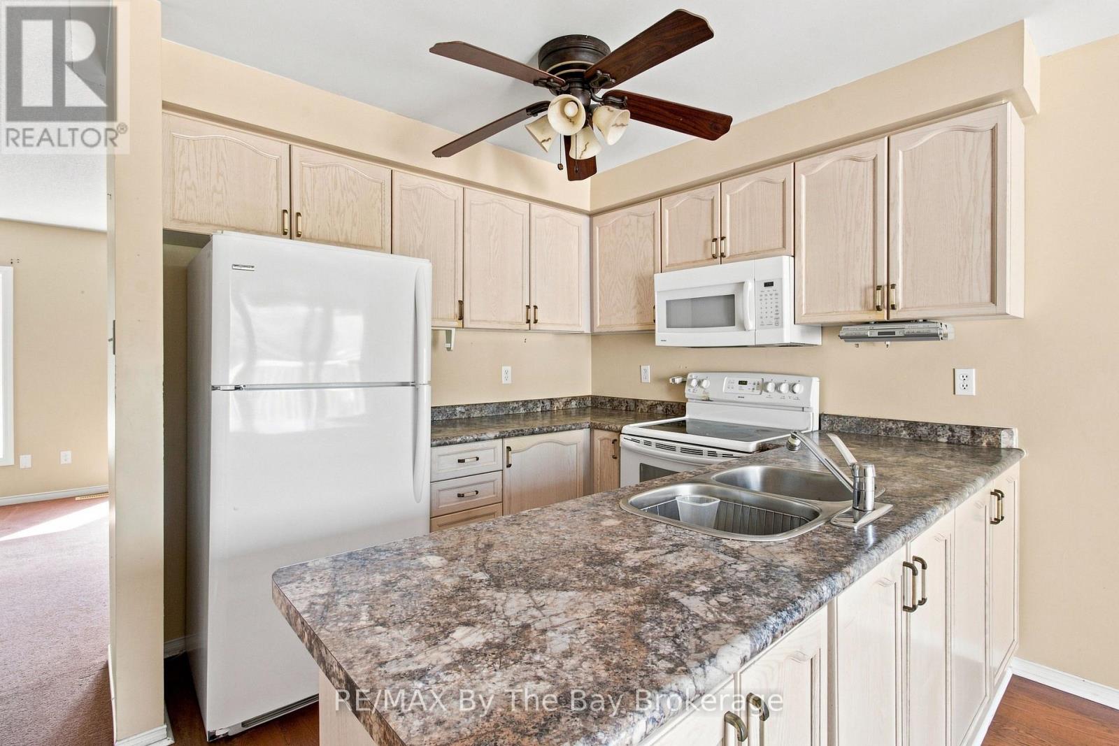 36 Harbour Crescent, Wasaga Beach, Ontario  L9Z 1G5 - Photo 11 - S13655894