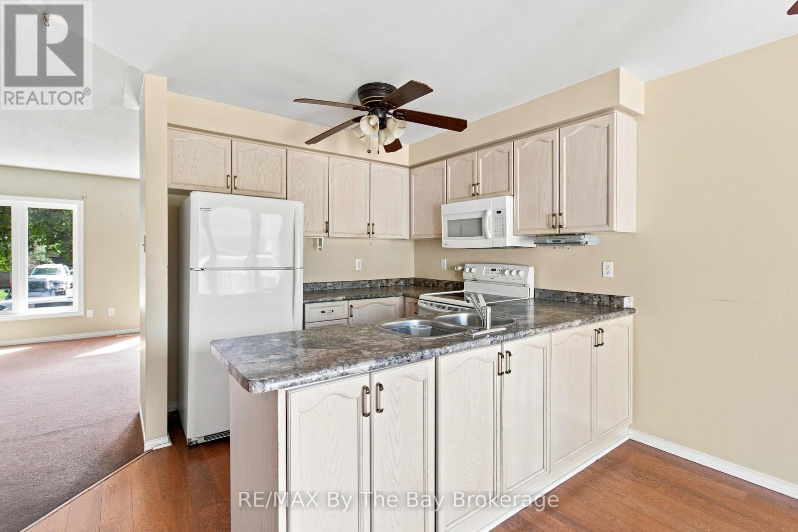 36 Harbour Crescent, Wasaga Beach, Ontario  L9Z 1G5 - Photo 12 - S13655894