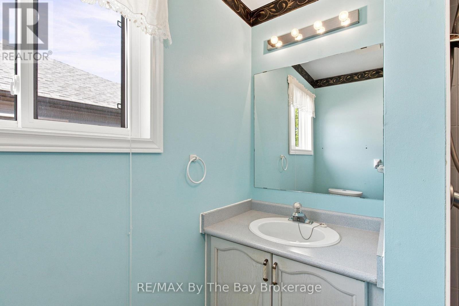 36 Harbour Crescent, Wasaga Beach, Ontario  L9Z 1G5 - Photo 18 - S13655894