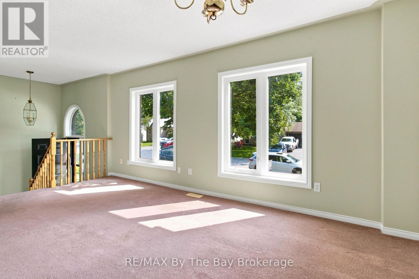 36 Harbour Crescent, Wasaga Beach, Ontario  L9Z 1G5 - Photo 4 - S13655894