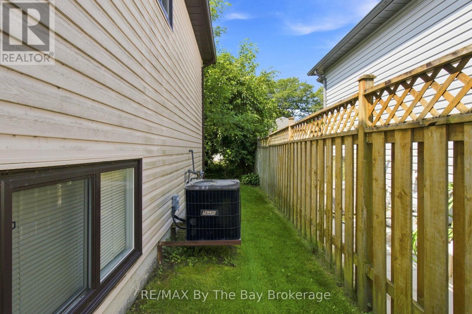36 Harbour Crescent, Wasaga Beach, Ontario  L9Z 1G5 - Photo 46 - S13655894
