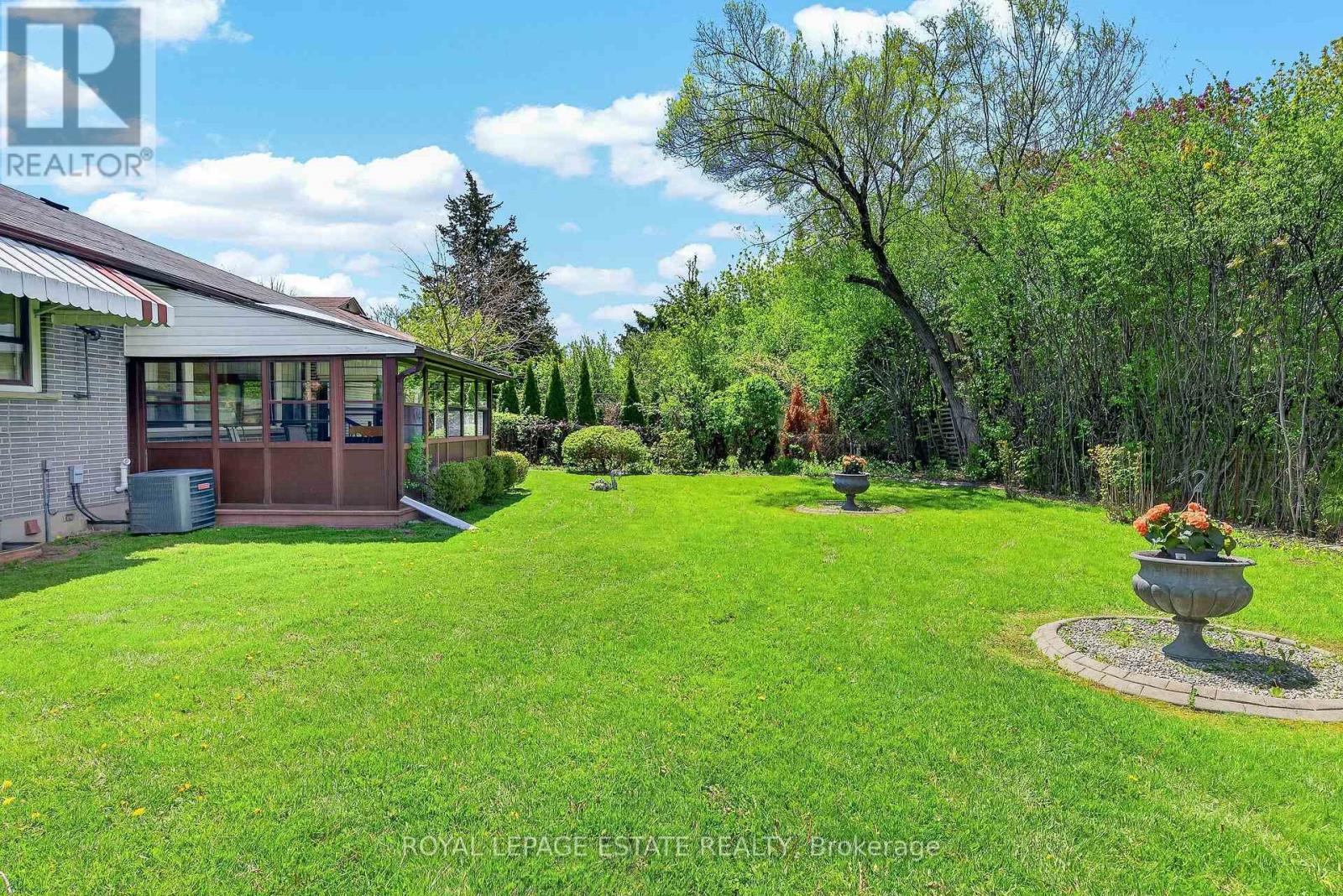 8 Wallbridge Court, Toronto, Ontario  M2R 1W1 - Photo 46 - C13152900
