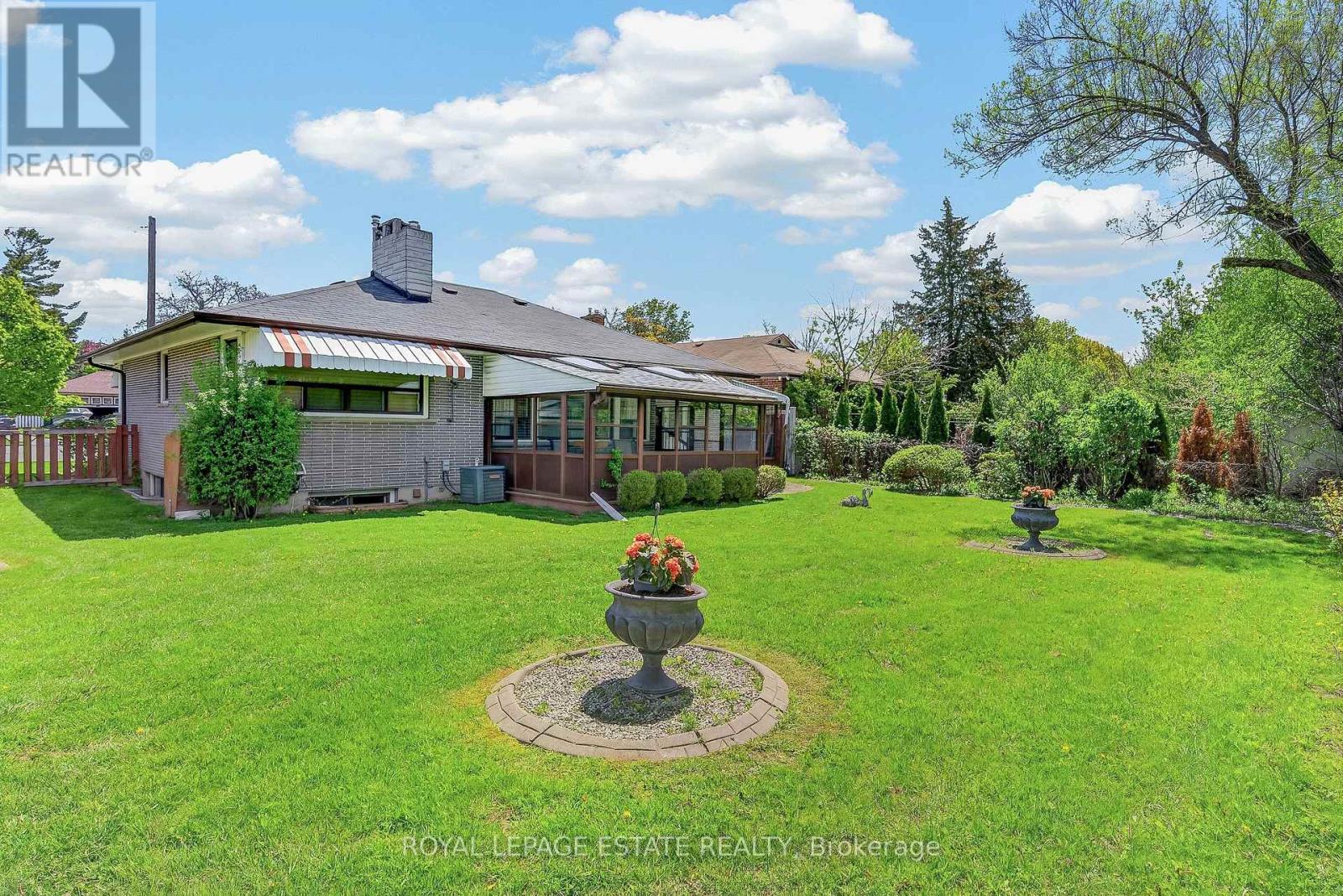 8 Wallbridge Court, Toronto, Ontario  M2R 1W1 - Photo 45 - C13152900