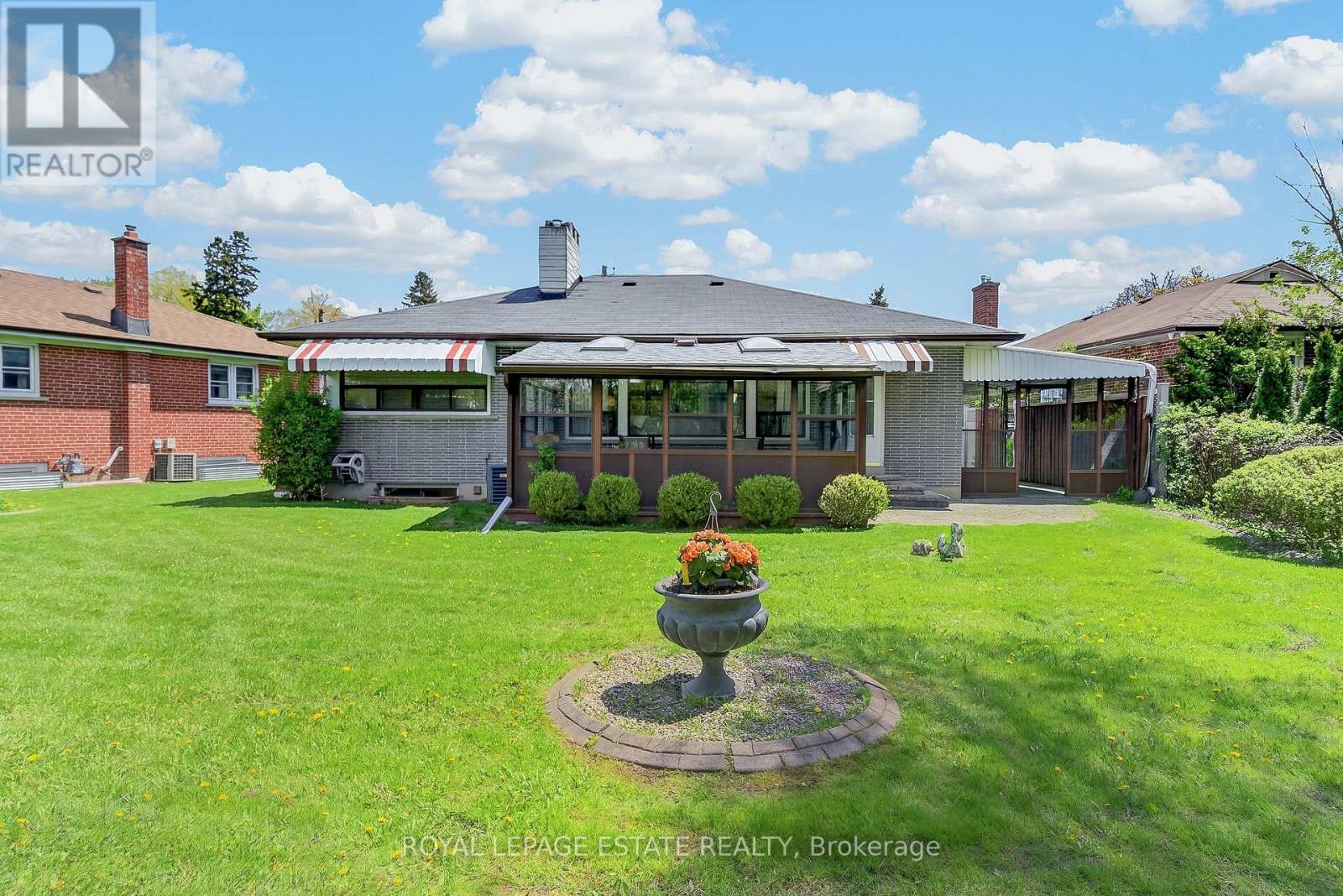 8 Wallbridge Court, Toronto, Ontario  M2R 1W1 - Photo 44 - C13152900
