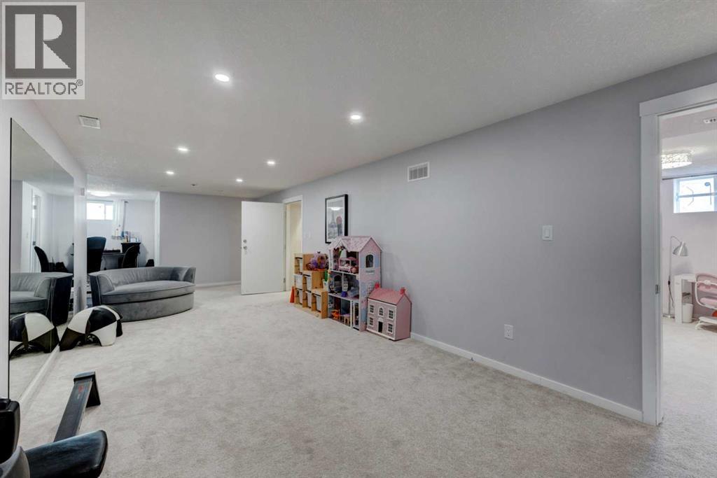 212 Hendon Drive NW, Calgary, Alberta  T2K 1Z2 - Photo 18 - A2327802