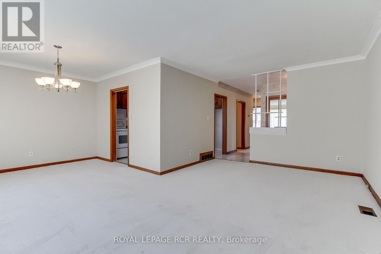 77 Alhart Drive, Toronto, Ontario M9V 2N1 - Photo 11 - W13628322