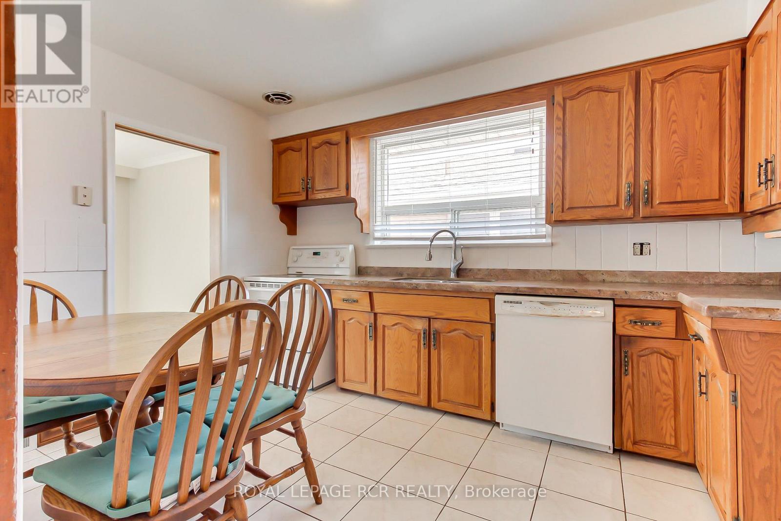 77 Alhart Drive, Toronto, Ontario M9V 2N1 - Photo 19 - W13628322