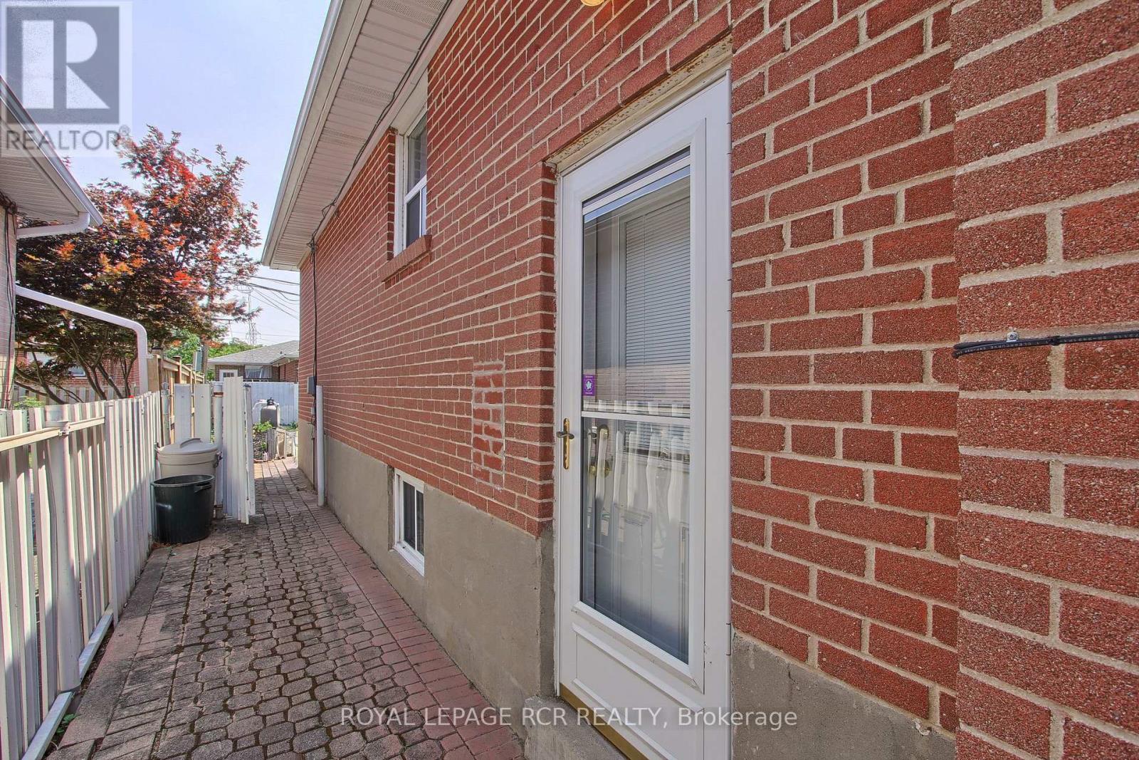 77 Alhart Drive, Toronto, Ontario M9V 2N1 - Photo 39 - W13628322