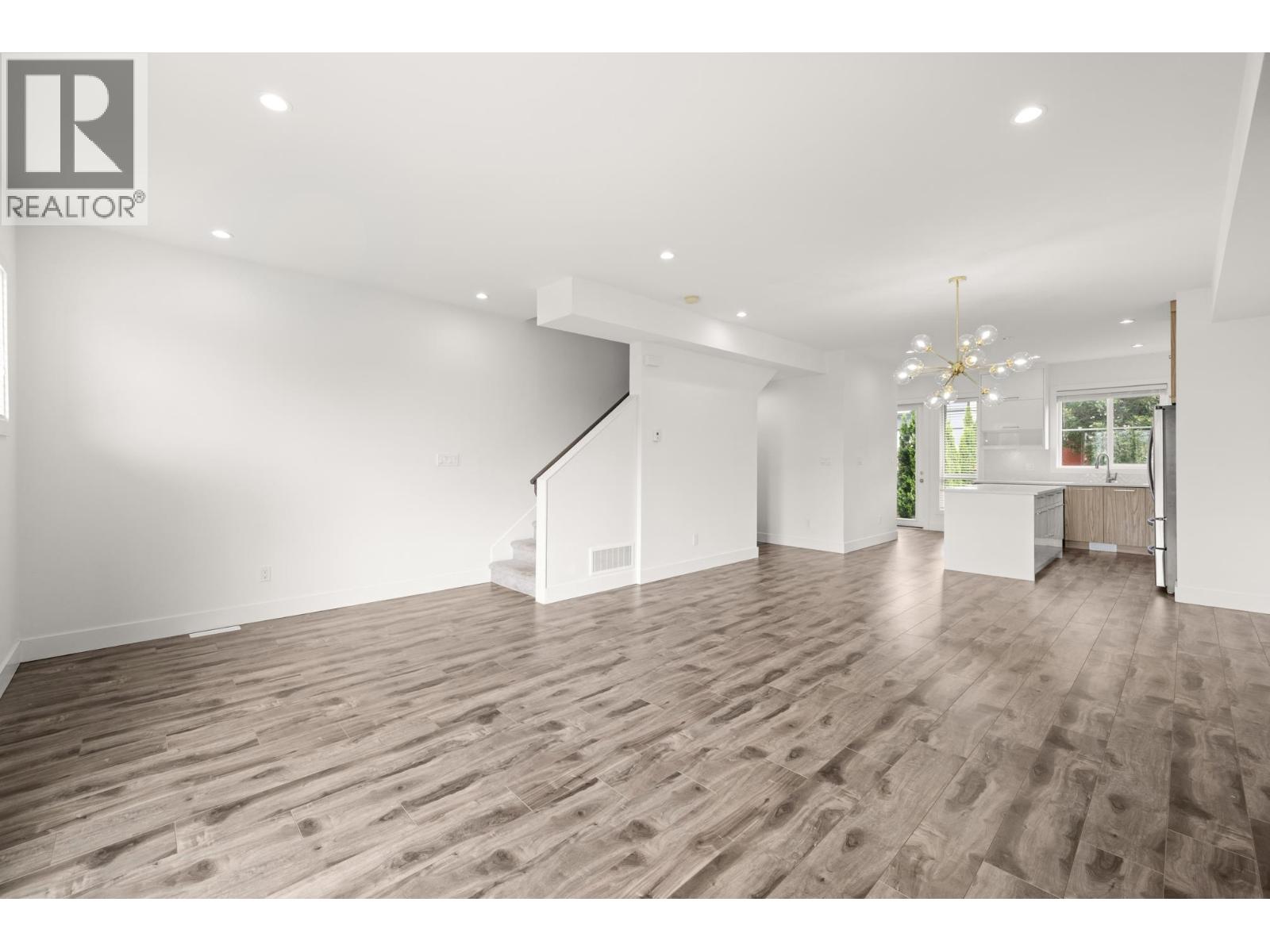 102 3423 Roxton Avenue, Coquitlam, British Columbia  V3B 0G7 - Photo 8 - R3144545