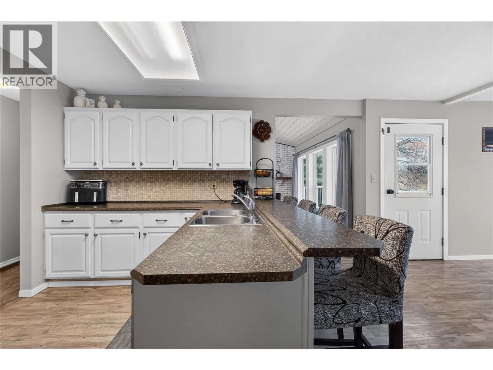 7292 Mountridge Road, Vernon, British Columbia  V1B 3S8 - Photo 10 - 10393068