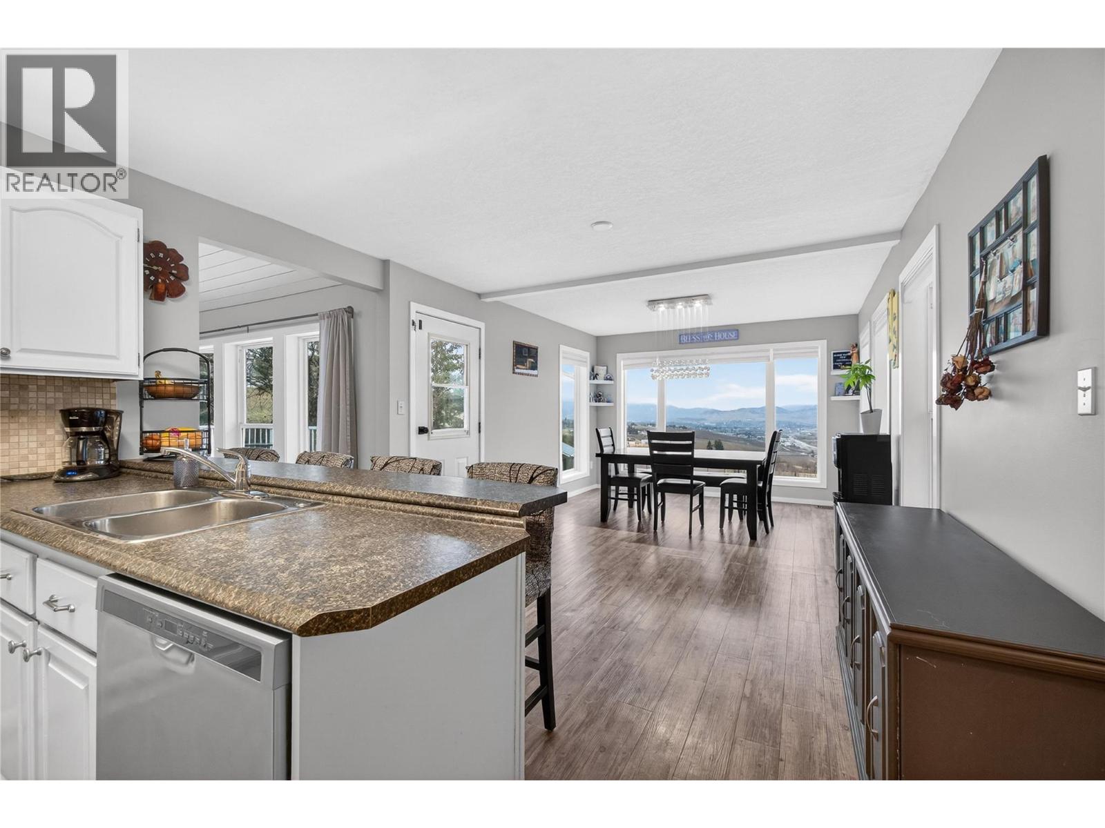 7292 Mountridge Road, Vernon, British Columbia  V1B 3S8 - Photo 9 - 10393068