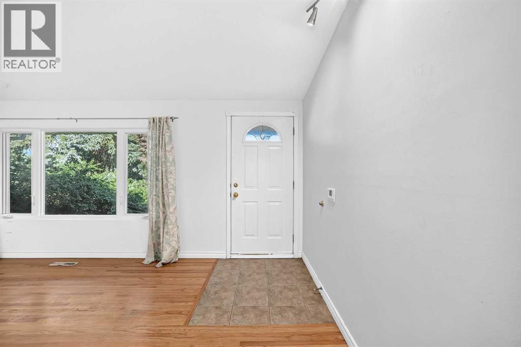 4628 Verona Drive NW, Calgary, Alberta  T3A 0P4 - Photo 12 - A2329648